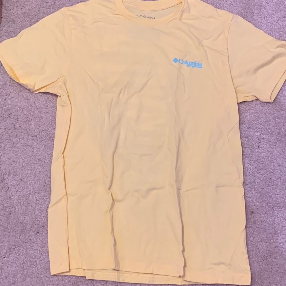 Yellow Columbia medium tee-shirt
